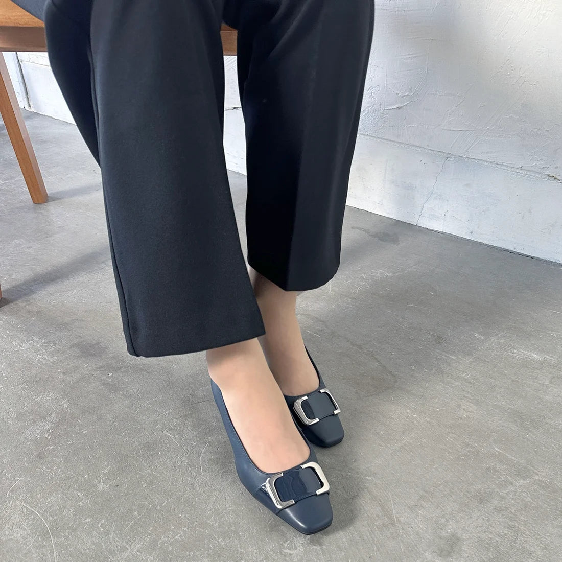 スクエアモチーフパンプス ／ND24003