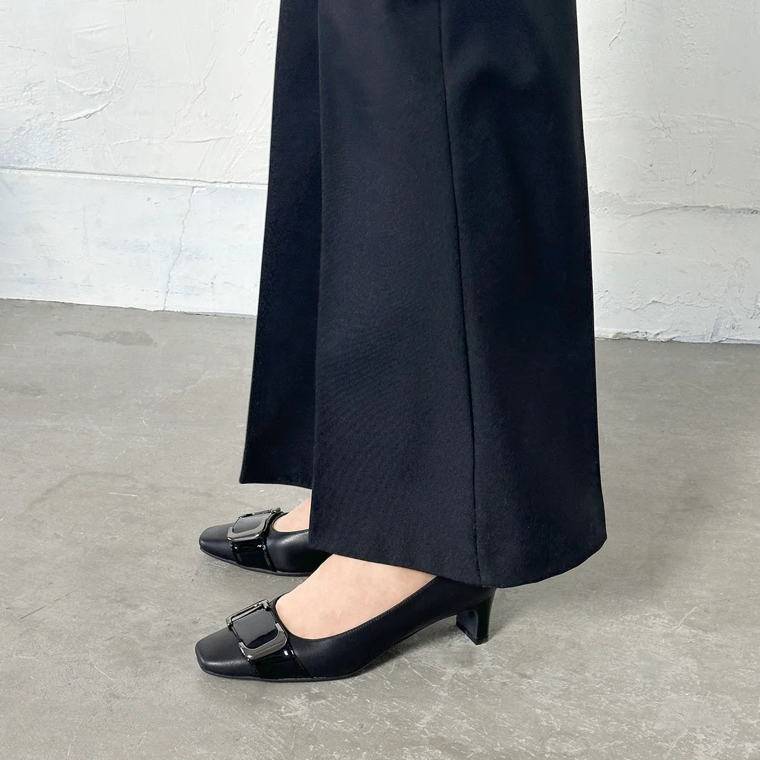 スクエアモチーフパンプス ／ND24003